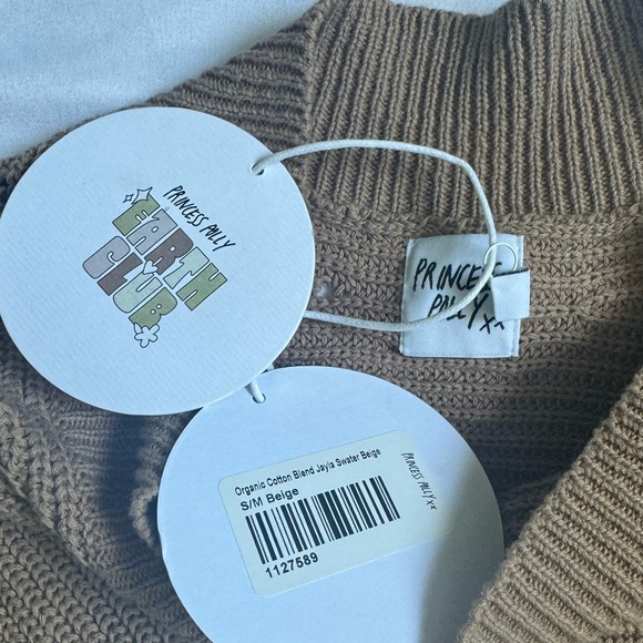 beige sweater - Picture 2 of 2